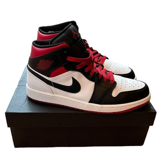 Nike Air Jordan 1 Mid Black Toe White Red Sneakers DQ8426-106 Mens Size 11 - Picture 1 of 16